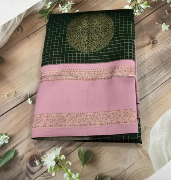 Checkered_Silk_Saree_With_Border_And_Golden_Motifs_Green_And_Pink