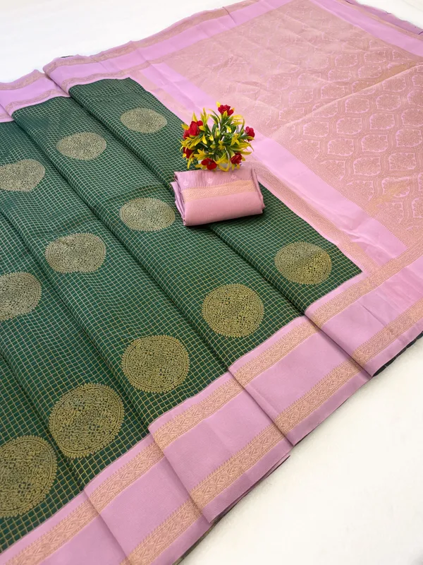 Checkered_Silk_Saree_With_Border_And_Golden_Motifs_Green_And_Pink