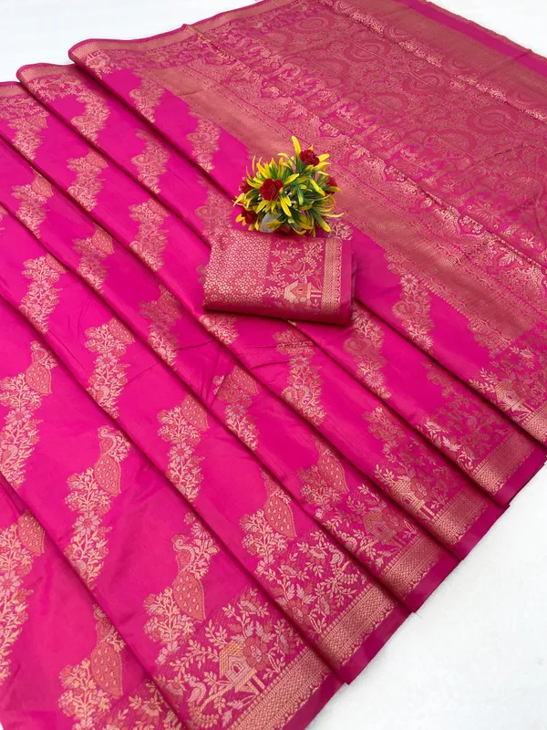 Traditional_Banarasi_Silk_Saree_With_Golden_Zari_Work_Magenta_Pink