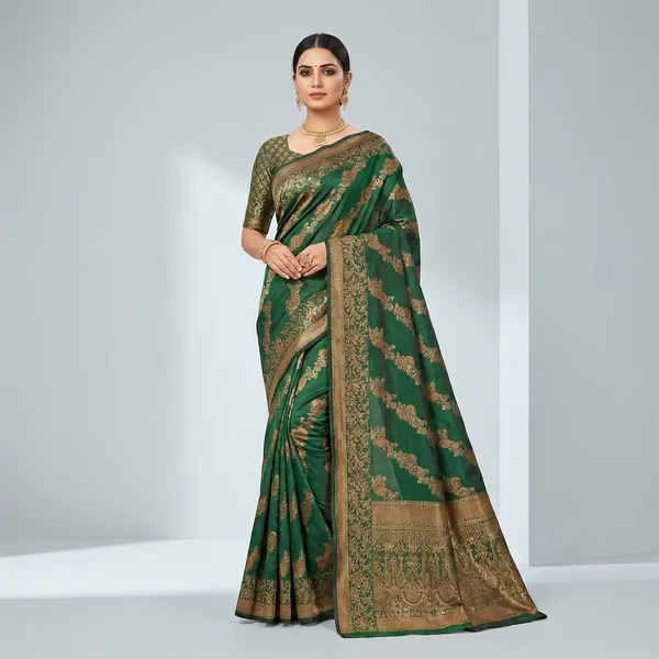 Elegant_Banarasi_Silk_Saree_With_Golden_Zari_Work_Green