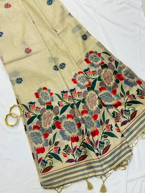 Rutexa_Fashion_Floral_Print_Printed_Daily_Wear_Cotton_Blend_Saree_Cream