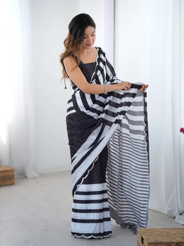Black_And_White_Pure_Chinon_Digital_Print_Saree_With_Mirror_Work_Scallop_Border_For_Women