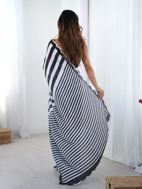 Black_And_White_Pure_Chinon_Digital_Print_Saree_With_Mirror_Work_Scallop_Border_For_Women