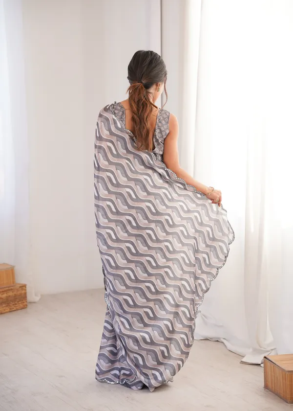 Grey_And_White_Pure_Chinon_Digital_Print_Saree_With_Mirror_Work_Scallop_Border_For_Women