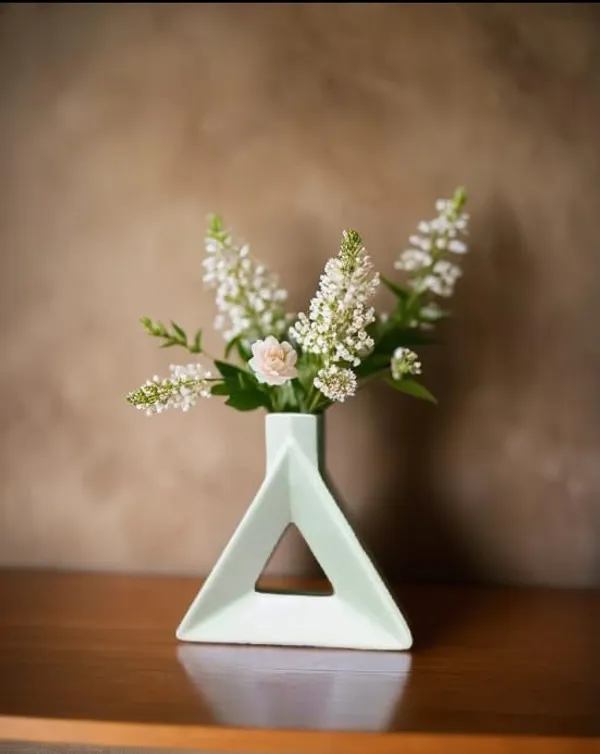 Nest_Room_Ceramic_Triangle_Vase_Flower_Vase_Triangle_Shaped_Vase_Home_Decor_Centrepiece_Decor_Showpiece_Office_Desk_Flower_Pampas_Grass_Vase