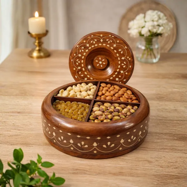 Handcrafted_Wooden_Chapati_Box_With_Brass_Inlay_Work