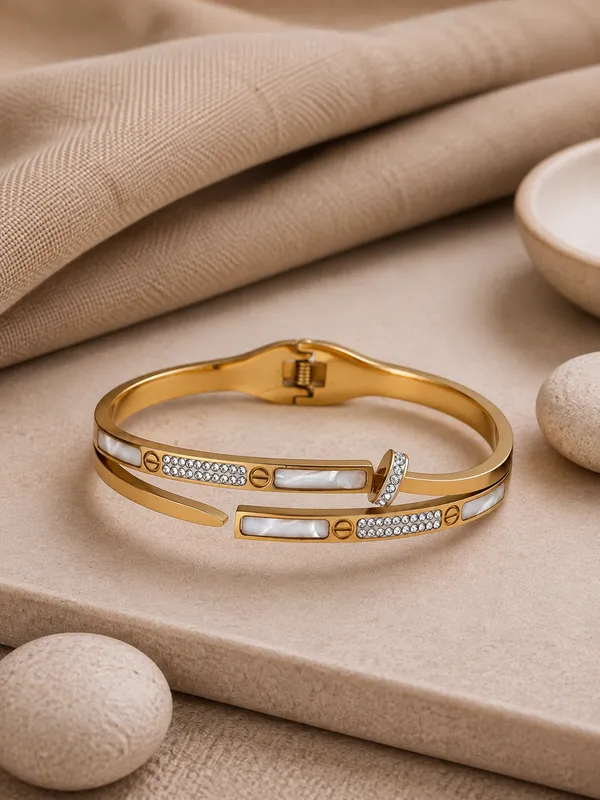 Gold_Alloy_Crystal_Cuff_Bracelet_For_Women