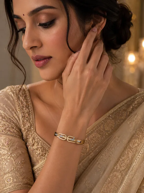 Gold_Alloy_Crystal_Bracelet_For_Women