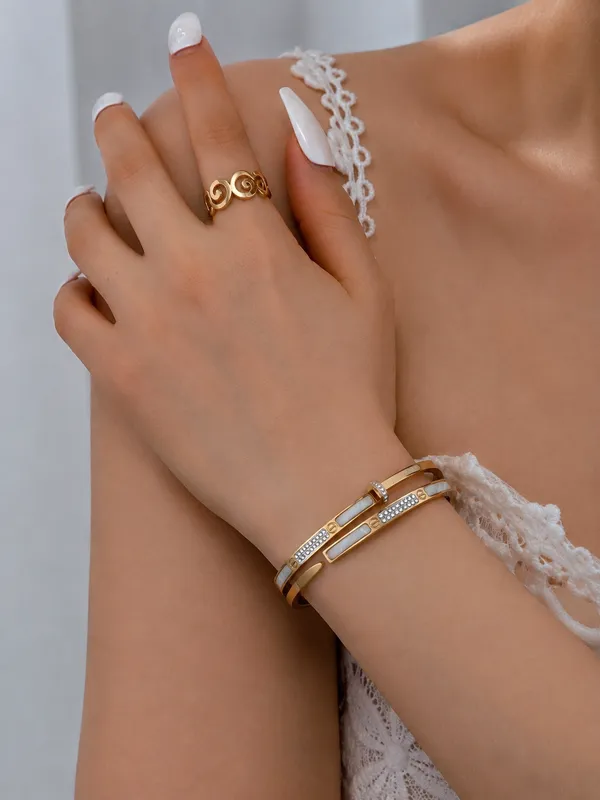 Gold_Alloy_Crystal_Cuff_Bracelet_For_Women