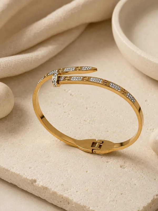 Gold_Alloy_Crystal_Open_Cuff_Bracelet_For_Women