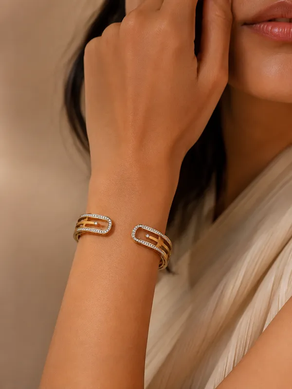 Gold_Stainless_Steel_Open_Cuff_Bracelet_For_Women