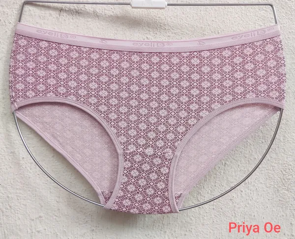 Priya_Oe_Multicolor_Cotton_Print_4_Printed_Panties_For_Women_Pack_Of_3