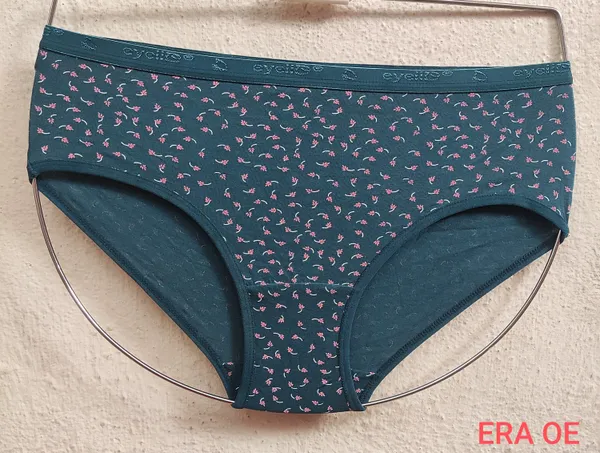 Era_Oe_Multicolor_Cotton_Print_3_Mid-Rise_Panties_For_Women_Pack_Of_3
