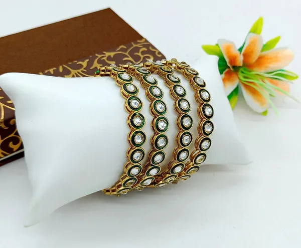 Set_Of_4_Gold-Plated_&_Green_Kundan-Studded_Rajwadi_Bangles