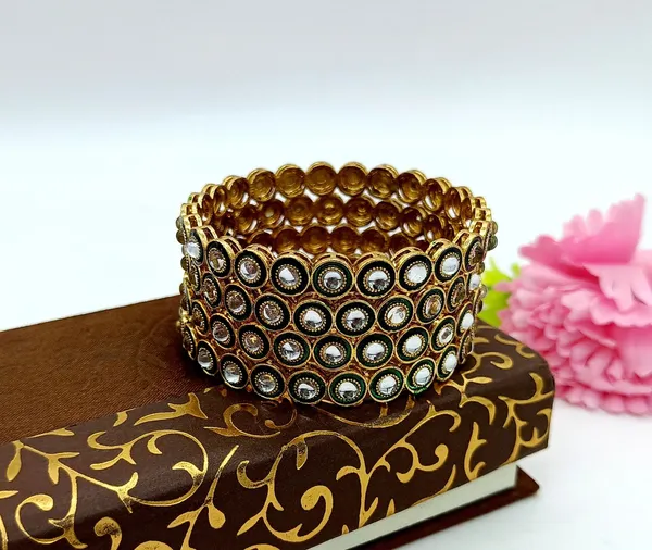 Set_Of_4_Gold-Plated_&_Green_Kundan-Studded_Rajwadi_Bangles