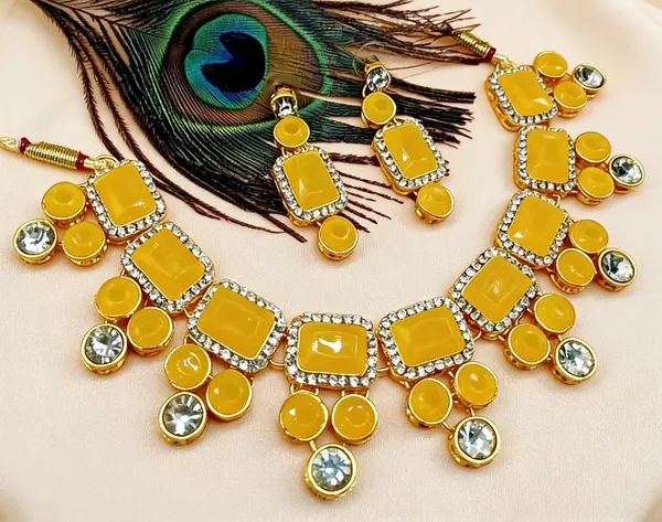 Yellow_Jewellery_Set_Alloy_For_Women_Pack_Of_1