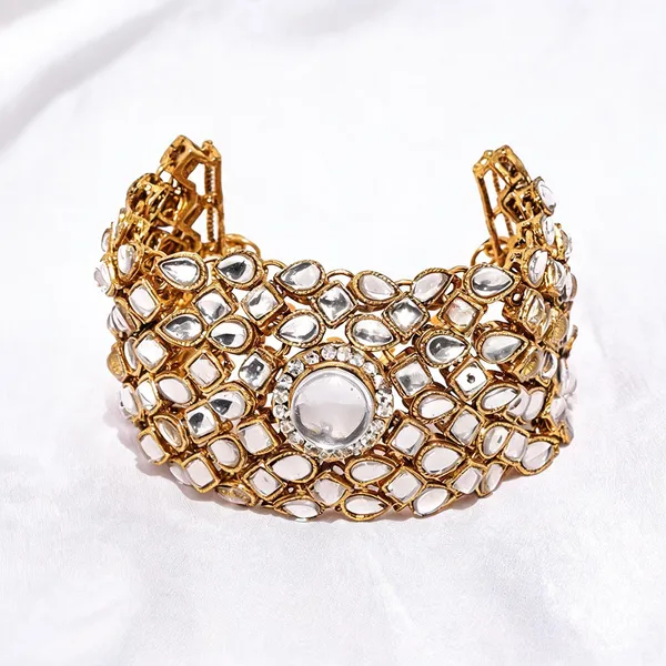 Gold_Bracelet_Alloy_For_Unisex_Pack_Of_1