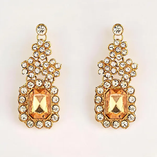 Gold_And_White_Earrings_Alloy_For_Unisex_Pack_Of_2