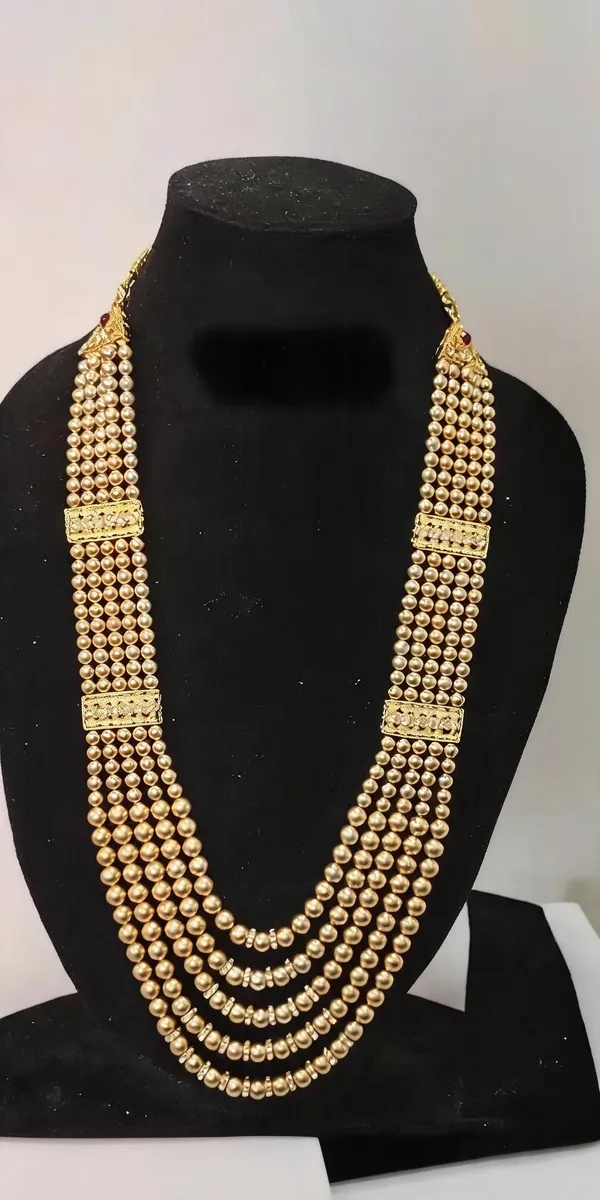 Gold_And_White_Necklace_Alloy_For_Unisex_Pack_Of_1