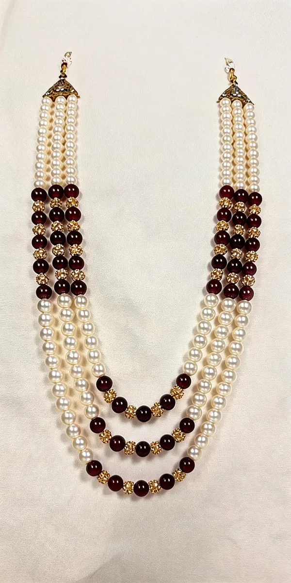 Maroon_And_White_Layered_Necklace_Alloy_For_Unisex_Pack_Of_1