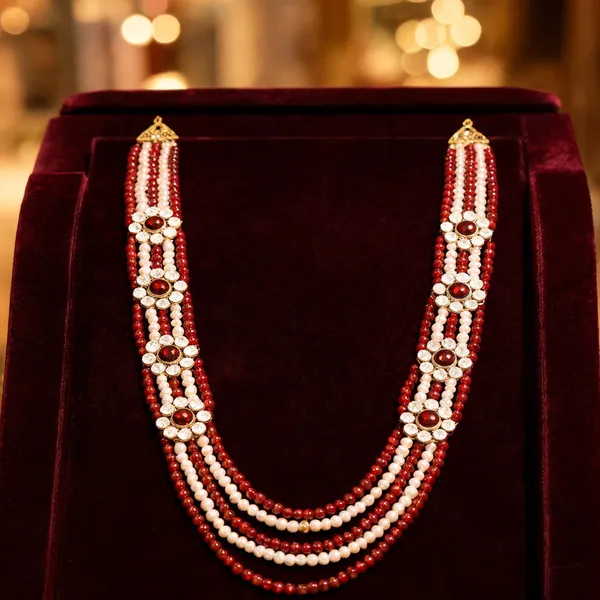 Maroon_And_White_Layered_Necklace_Alloy_For_Unisex_Pack_Of_1