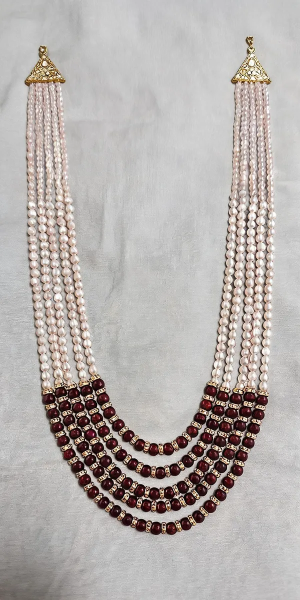 Maroon_And_White_Layered_Necklace_Alloy_For_Men_Pack_Of_1