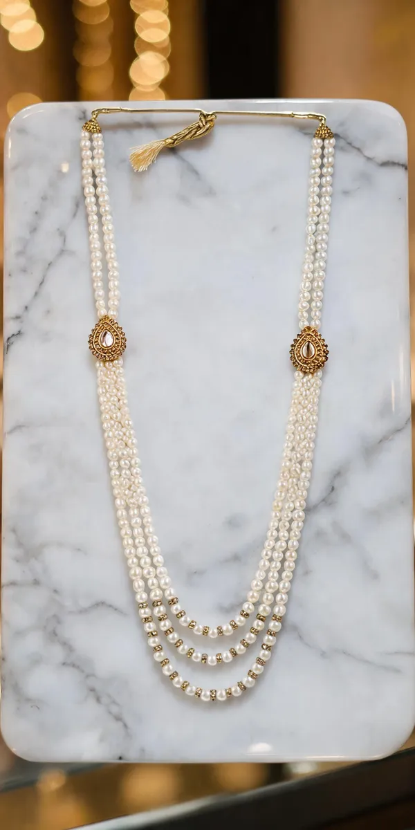 Gold_And_White_Layered_Necklace_Alloy_For_Unisex_Pack_Of_1