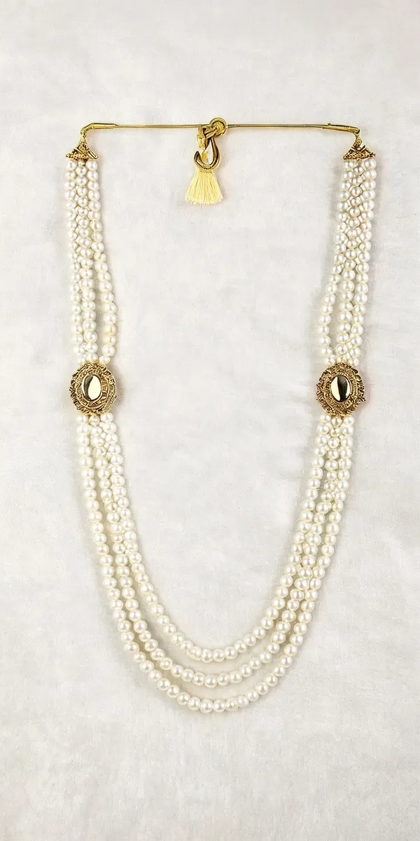 Gold_And_White_Layered_Necklace_Alloy_For_Unisex_Pack_Of_1