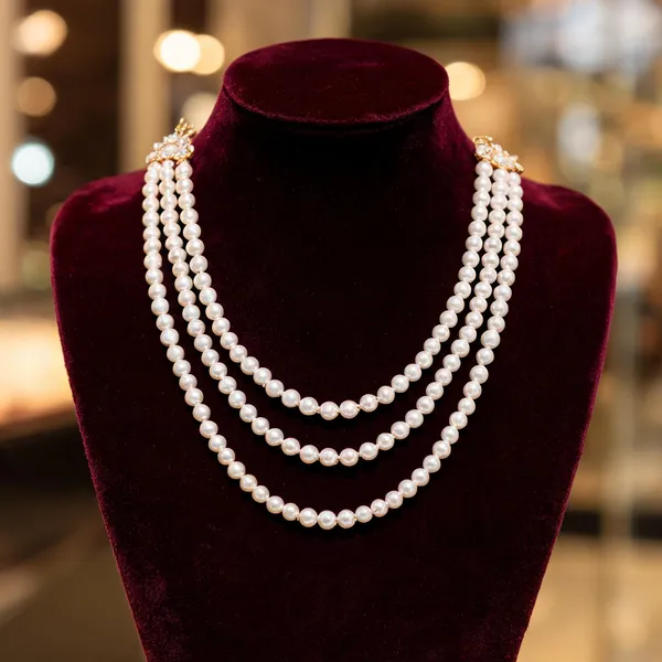 White_Layered_Necklace_Alloy_For_Unisex_Pack_Of_1