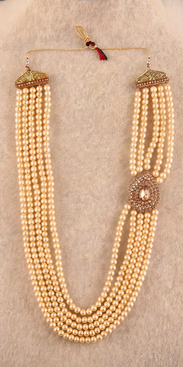 Gold_Layered_Necklace_Alloy_For_Unisex_Pack_Of_1