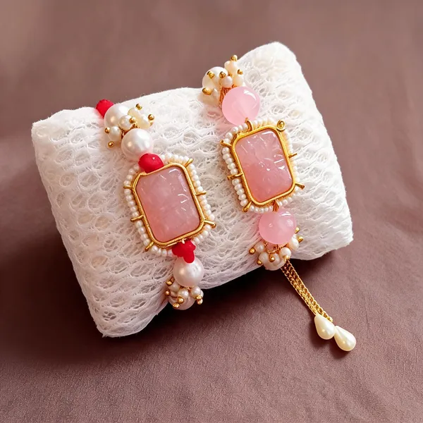 Light_Pink_And_White_Rakhi,_Lumba,_Bracelet,_Thali,_Chawal_Roli_Pack_Alloy_For_Brother_And_Sister-In-Law_Pack_Of_1