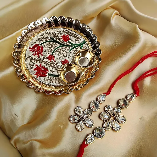 White_Rakhi,_Lumba,_Bracelet_Alloy_For_Brother_And_Sister-In-Law_Pack_Of_1