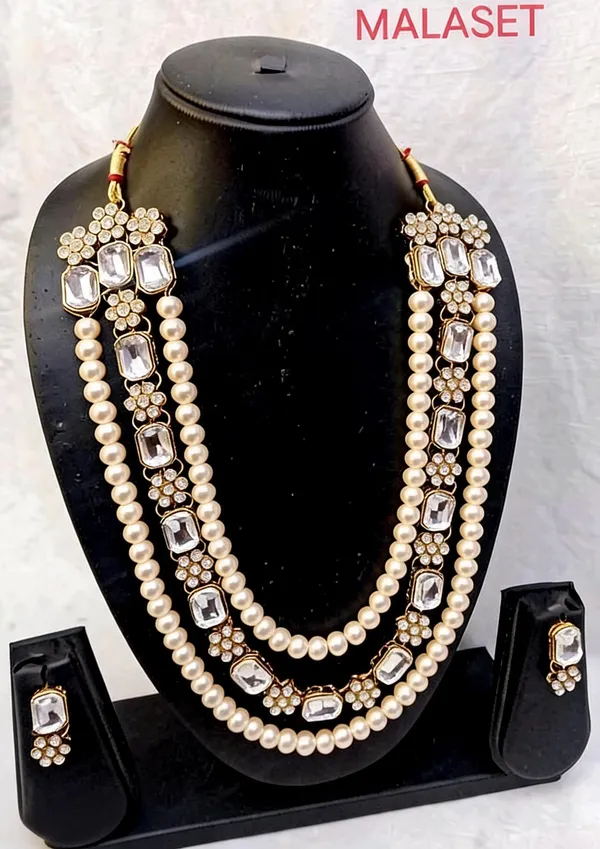 White_And_White_Jewellery_Set_Alloy_For_Women_Pack_Of_1