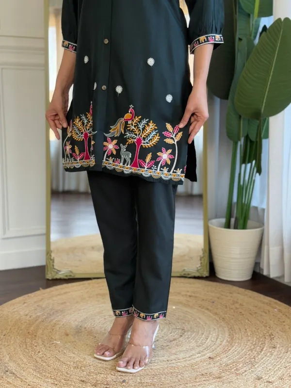 Green_Cotton_Embroidered_Co-Ord_Set_For_Women