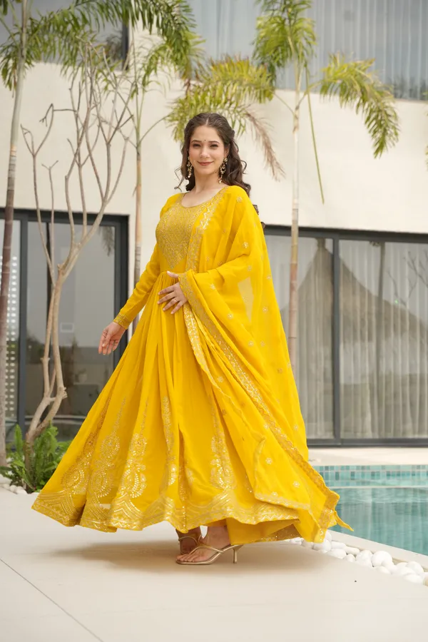 Yellow_Cotton_Embroidered_Anarkali_Kurta_Set_For_Women