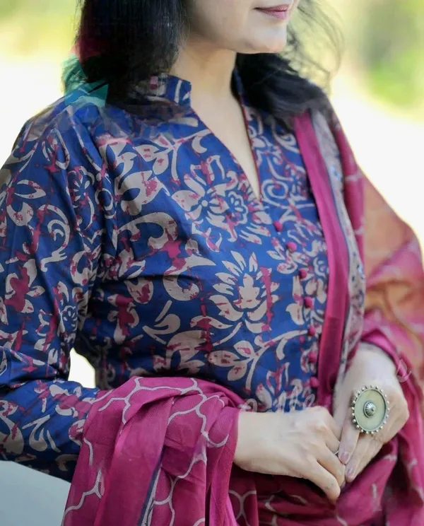Multicolour_Cotton_Flower_Printed_Kurta_Set_With_Dupatta_For_Women