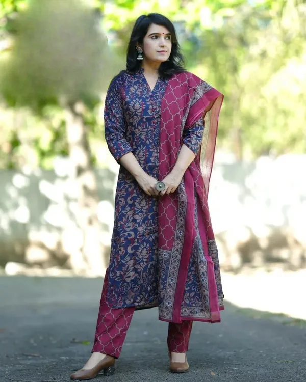 Multicolour_Cotton_Flower_Printed_Kurta_Set_With_Dupatta_For_Women