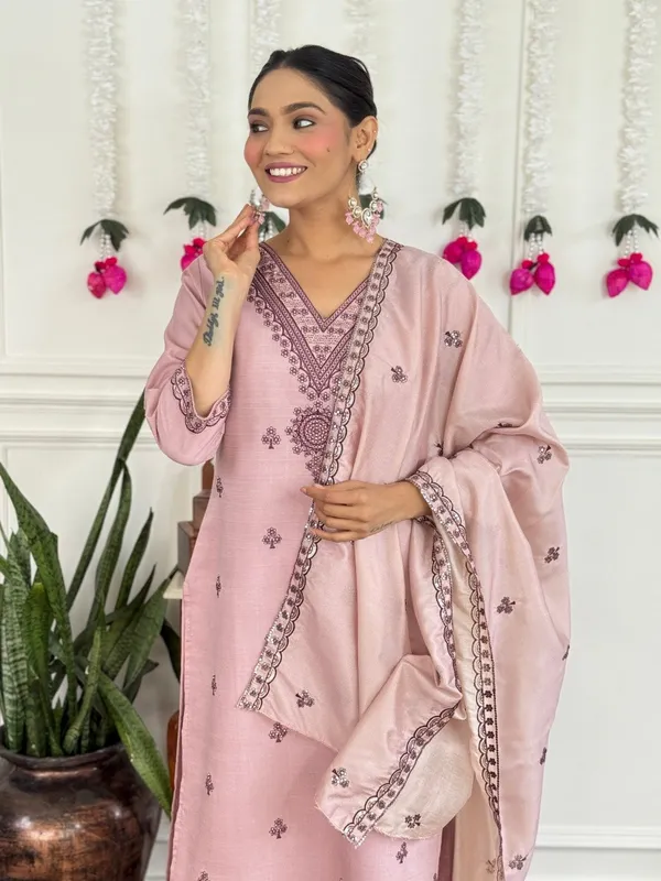 Pink_Cotton_Embroidered_Suit_Set_With_Dupatta_For_Women