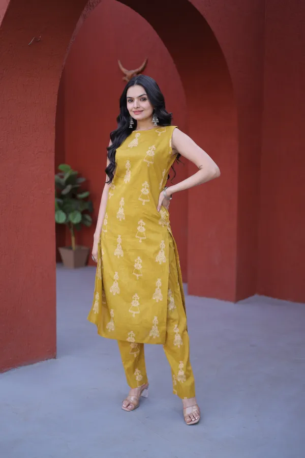 Yellow_Cotton_Sleeveless_Kurta_Set_For_Women