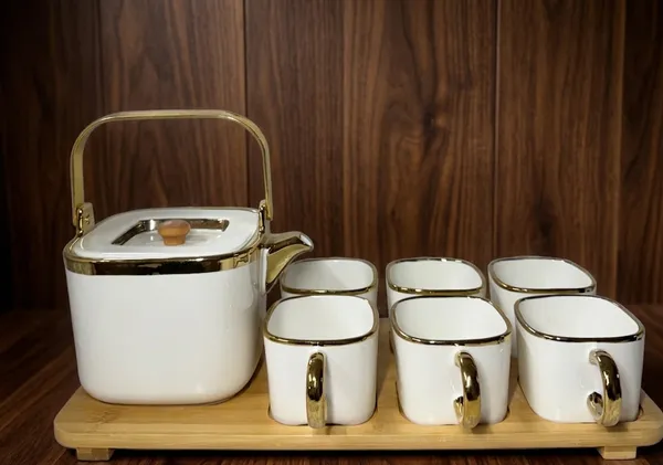 Aria_7-Piece_Ceramic_Tea_Set_with_Gold_Trim