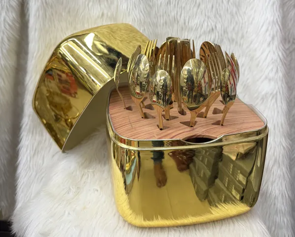 Set_Of_26_Stainless_Steel_Dining_Gold_Tone_Cutlery_Set_With_Storage_Box_04298