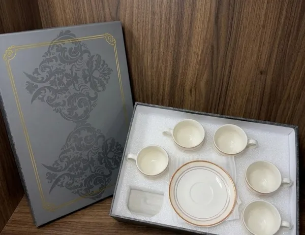 Regal_Crest_12-Piece_Fine_Ceramic_Tea_Cup_&_Saucer_Set