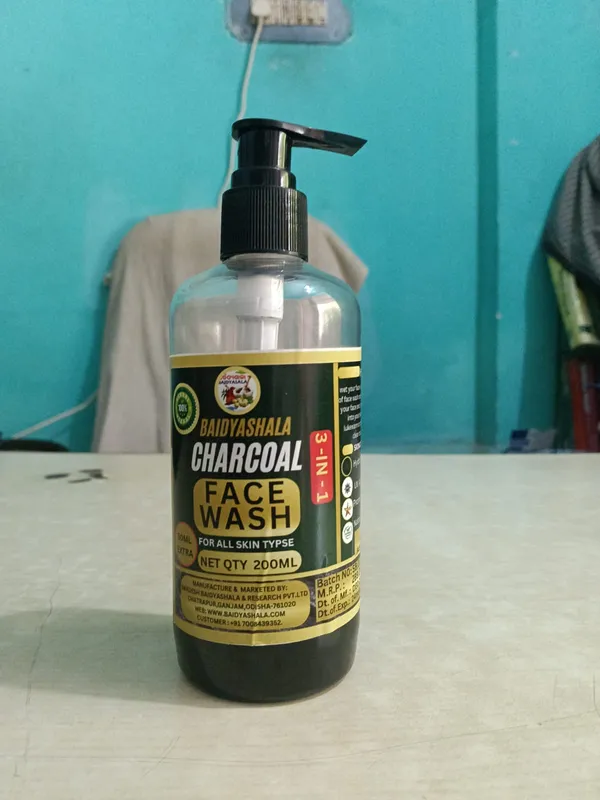 Baidyashala_Activated_Charcoal_Aloe_Vera_Vitamin_E_Face_Wash