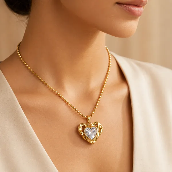 Golden_Anti_Tarnish_Heart_Crystal_Pendant_Necklace_For_Women