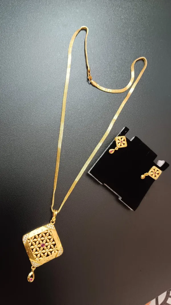 Golden_Plated_Square_Pendant_Necklace_And_Earrings_Set_For_Women