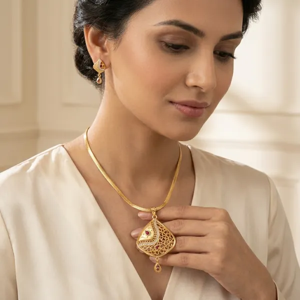 Golden_Micro_Gold-Plated_Filigree_Pendant_Necklace_Set_For_Women