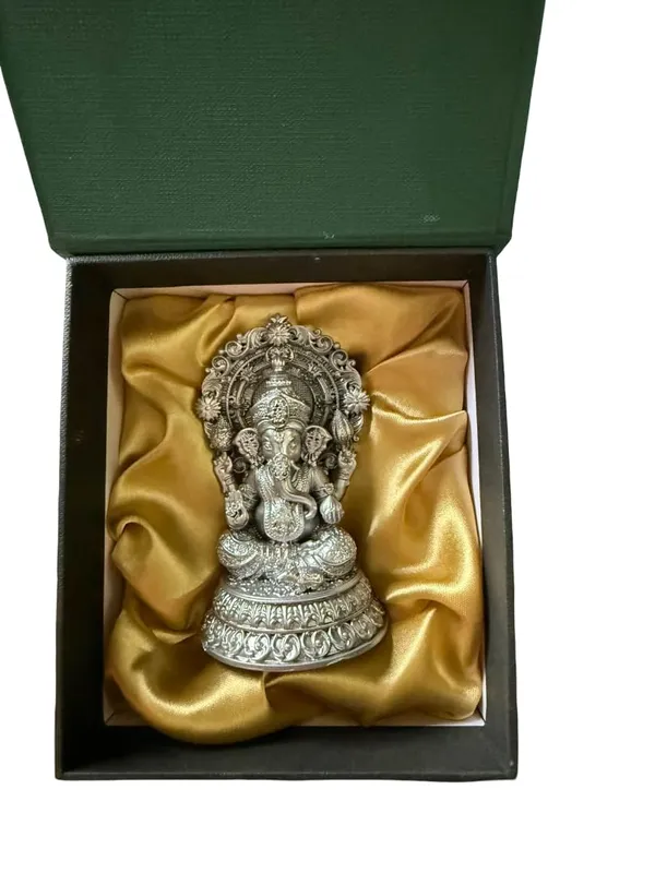Car_Dashboard_Silver_Ganesha_Religious_Idol