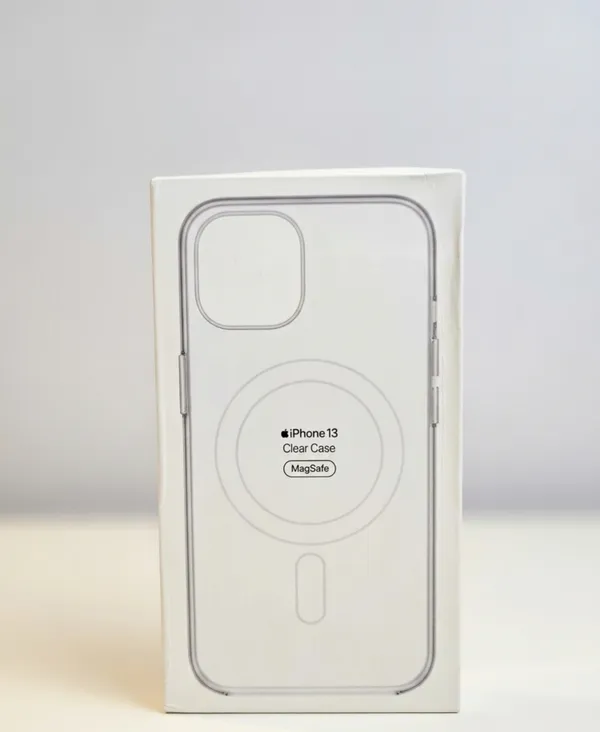 Cover_World_Clear_Polycarbonate_Magsafe_Back_Cover_For_Iphone_13
