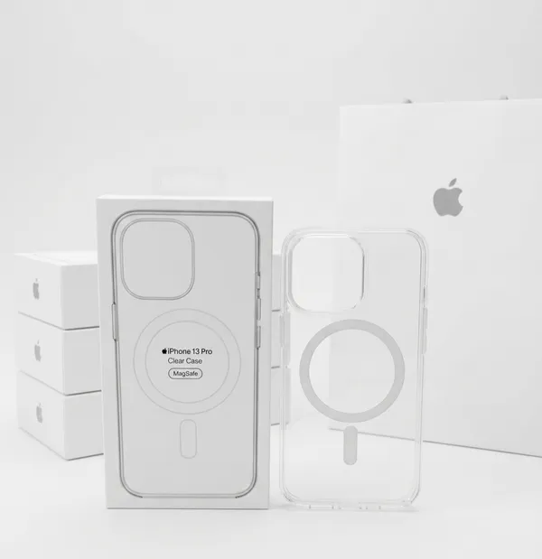 Cover_World_Clear_Polycarbonate_Magsafe_Back_Cover_For_Iphone_13_Pro
