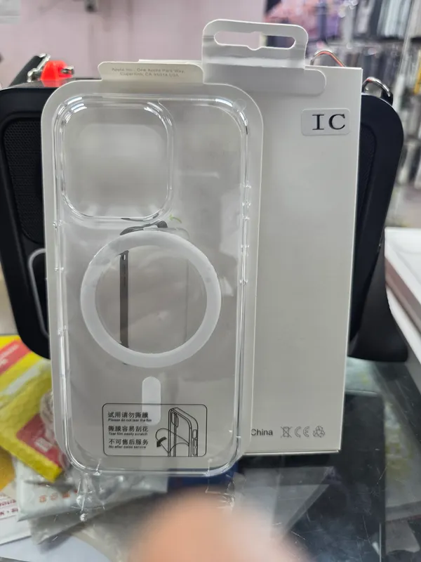 Cover_World_Clear_Polycarbonate_Magsafe_Back_Cover_For_Iphone_16_Pro